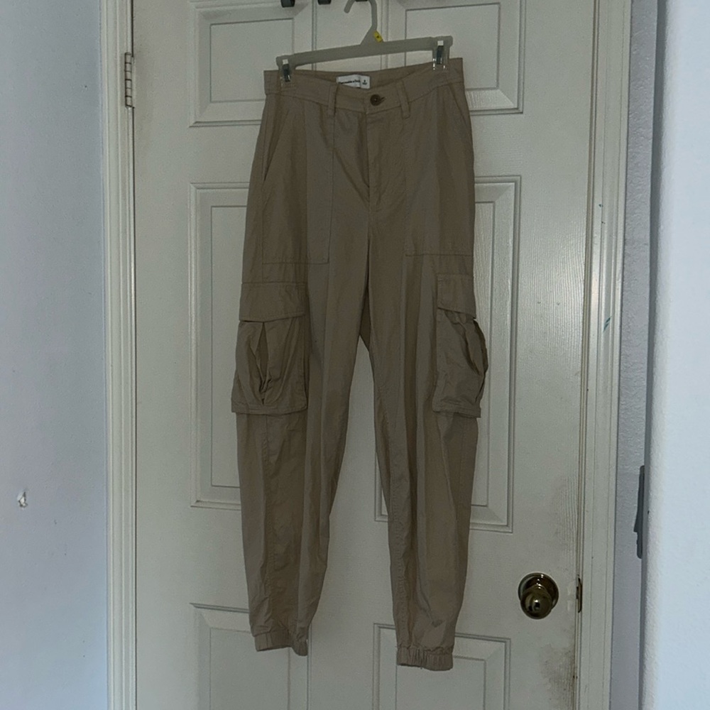 ABERCROMBIE AND FITCH TAN JOGGERS